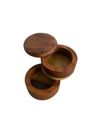Salt & pepper holder