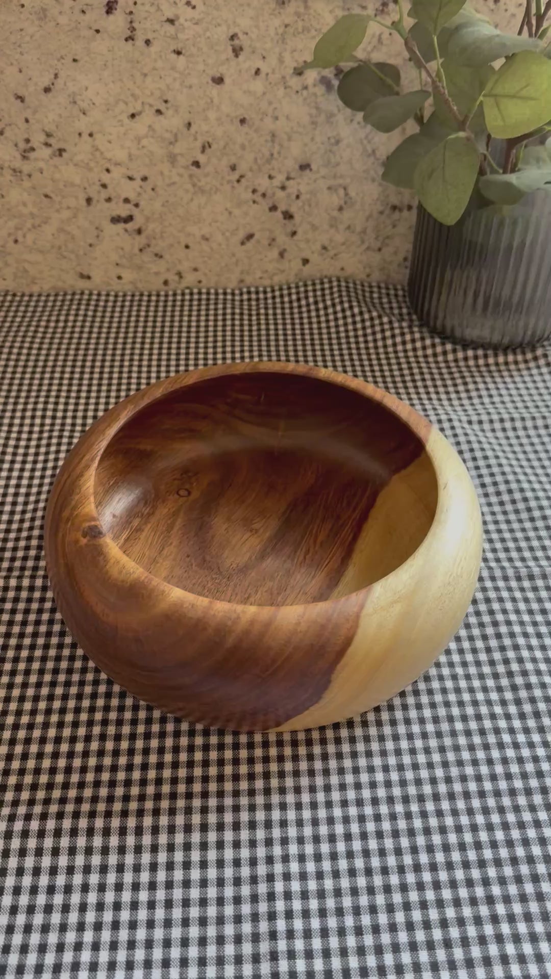 Curved Bowl